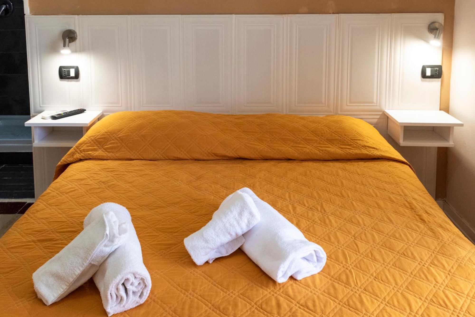Solaris Paestum Bed & Breakfast Exterior photo