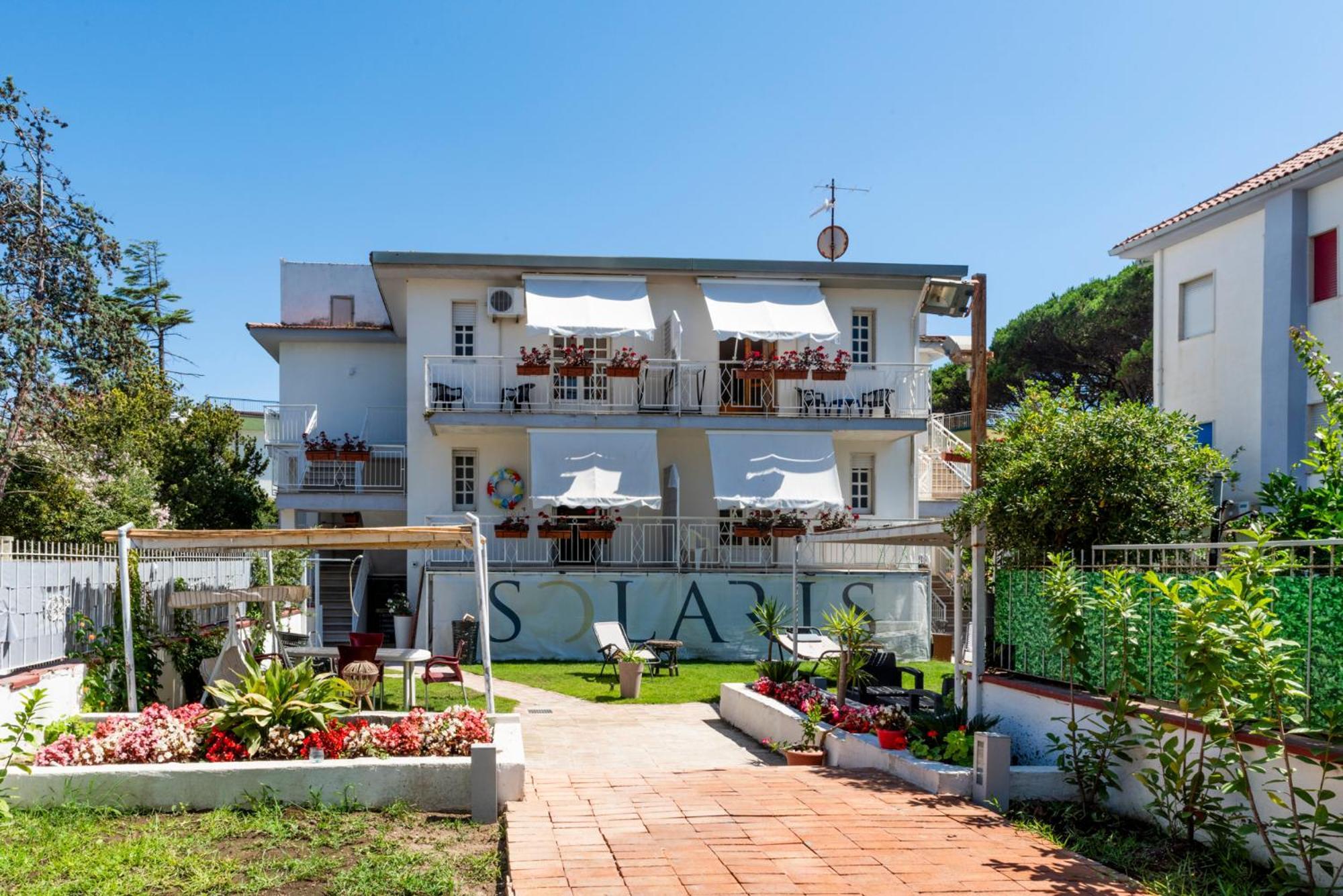 Solaris Paestum Bed & Breakfast Exterior photo